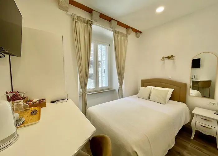 Ida Old Town 게스트하우스 3*